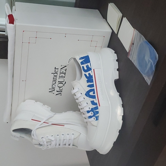 Alexander McQueen Men's Sneakers - Picture 2 of 11